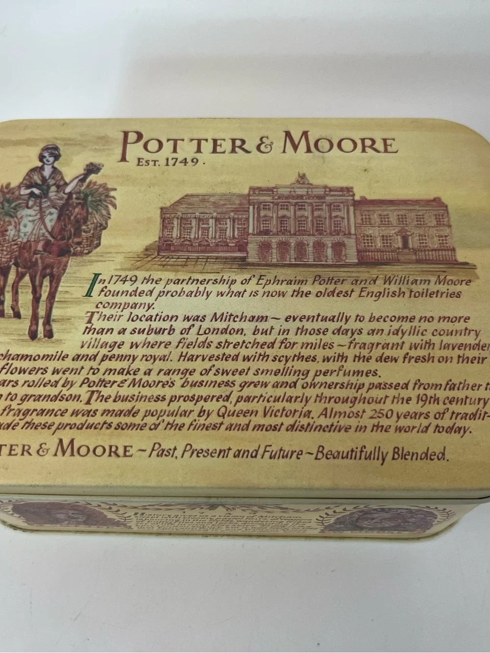 Potter & Moore 12 Assorted Fine Soaps in Decorative Hinged Tin - Complete